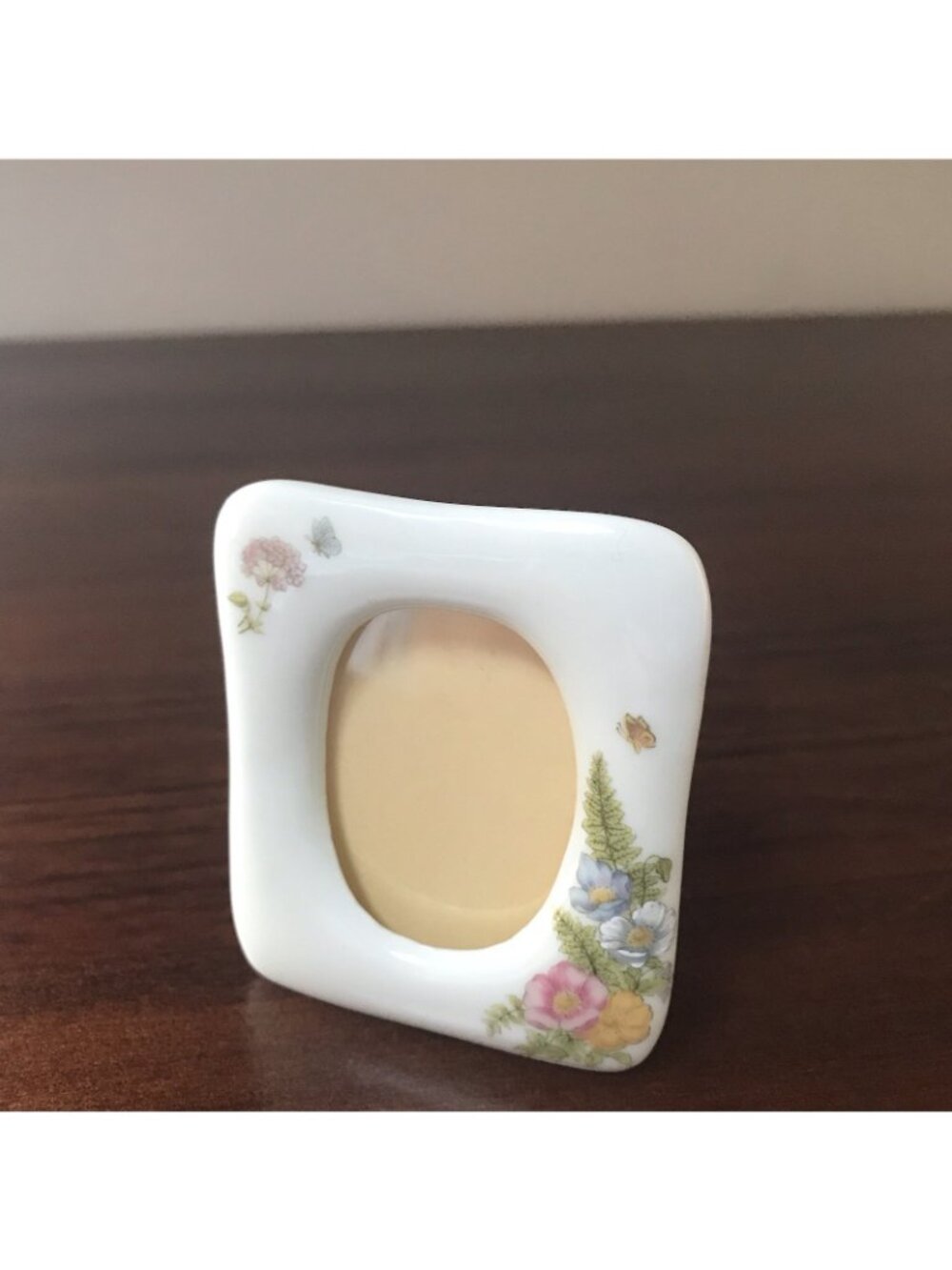 Vintage Mini Picture Frame Floral Fairy Cottage Porcelain Ceramic White Tabletop - Picture 2 of 16